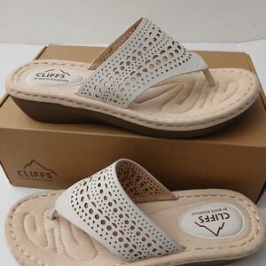 Cliffs by White Mountain Women's White Slide Sandals Size 8.5 New $30